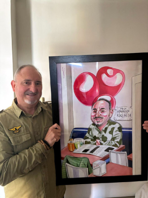 caricaturas-personalizadas-particulares-regalos-divertidos-originales-artesanales-sentimentales-jubilacion-caricatura-acuarela-grande-foto-cliente-pastisseria-glass Regalo artesanal de Pastisseria Glass